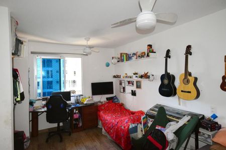 Apartamento à venda com 140m², 2 quartos e 2 vagasSuíte 1