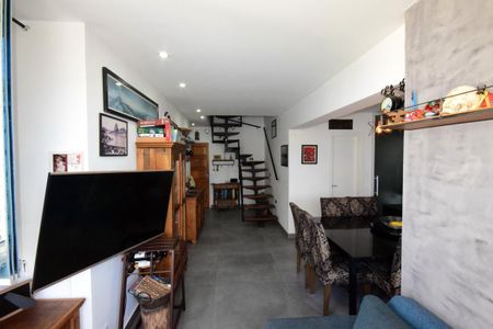 Apartamento à venda com 140m², 2 quartos e 2 vagasSala