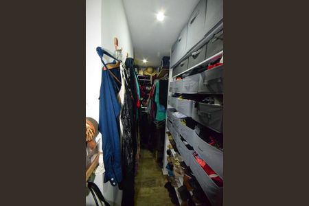 Apartamento à venda com 140m², 2 quartos e 2 vagasCloset da suíte 2