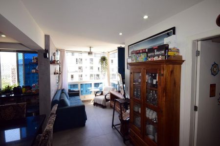 Apartamento à venda com 140m², 2 quartos e 2 vagasSala