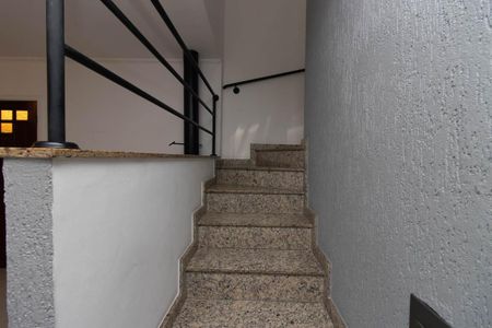 Casa à venda com 210m², 4 quartos e 3 vagasEscada