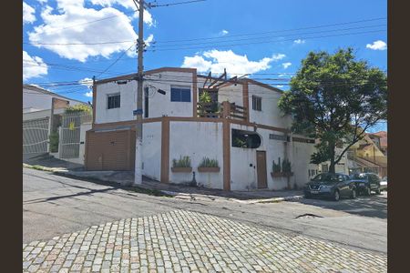 Casa para alugar com 500m², 4 quartos e 2 vagasFachada