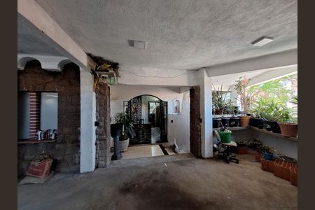 Casa para alugar com 500m², 4 quartos e 2 vagasEntrada