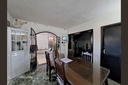 Casa para alugar com 500m², 4 quartos e 2 vagasSala