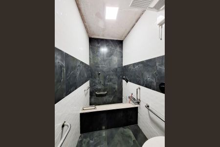 Casa para alugar com 500m², 4 quartos e 2 vagasBanheiro Quarto 1