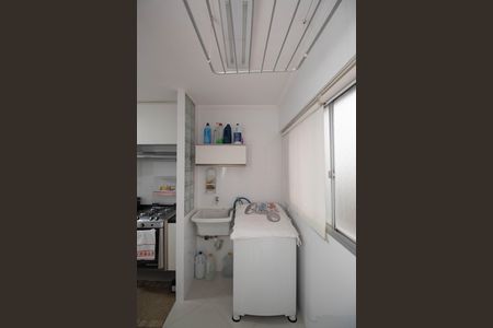 Apartamento à venda com 74m², 2 quartos e 1 vagaÁrea de Serviço
