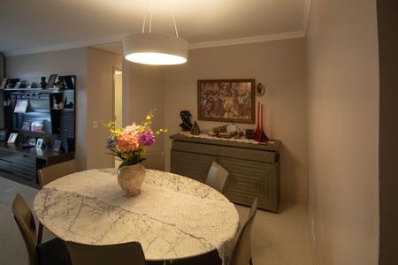Apartamento à venda com 74m², 2 quartos e 1 vagaSala de Jantar
