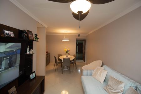 Apartamento à venda com 74m², 2 quartos e 1 vagaSala 