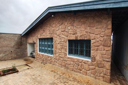 Casa à venda com 297m², 3 quartos e 3 vagas Casa à venda com 297m², 3 quartos e 3 vagasQuintal - Garagem