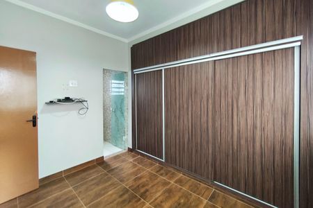 Casa à venda com 297m², 3 quartos e 3 vagas Casa à venda com 297m², 3 quartos e 3 vagasQuarto Suíte