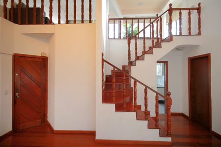 Apartamento para alugar com 180m², 3 quartos e 2 vagasEscadas