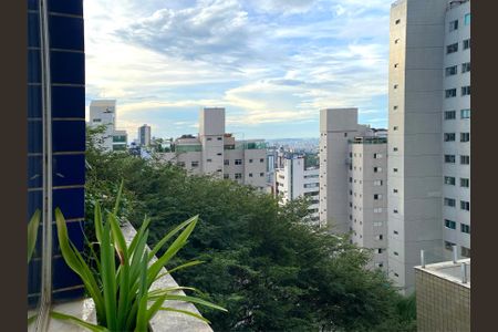 Apartamento para alugar com 180m², 3 quartos e 2 vagasVista da Sala