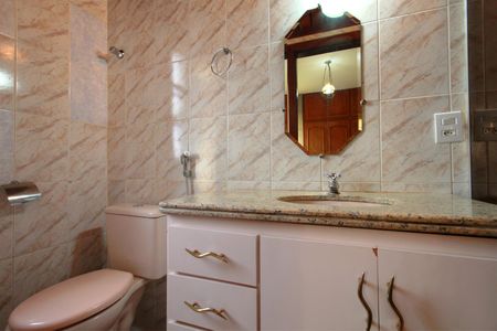 Apartamento para alugar com 180m², 3 quartos e 2 vagasBanheiro do Quarto 1