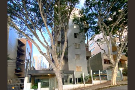 Apartamento para alugar com 180m², 3 quartos e 2 vagasFachada