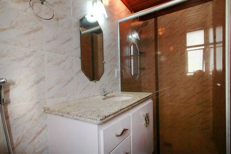 Apartamento para alugar com 180m², 3 quartos e 2 vagasBanheiro do Quarto 1