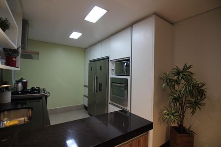 Apartamento à venda com 242m², 5 quartos e 3 vagasCopa e Cozinha