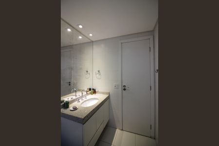 Apartamento à venda com 242m², 5 quartos e 3 vagasSuíte 4 Banheiro