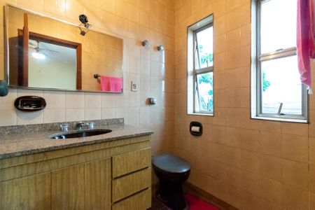 Casa à venda com 517m², 3 quartos e 5 vagasBanheiro da Suíte 2