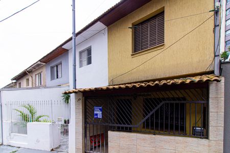 Casa para alugar com 100m², 2 quartos e sem vaga Casa para alugar com 100m², 2 quartos e sem vagaFachada + Plaquinha