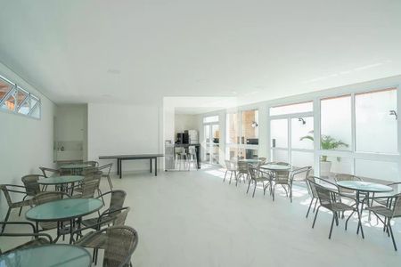 Apartamento à venda com 86m², 3 quartos e 2 vagas Apartamento à venda com 86m², 3 quartos e 2 vagasPiscina