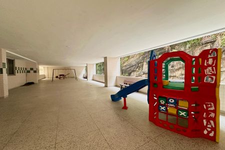 Apartamento à venda com 75m², 2 quartos e 1 vagaÁrea comum