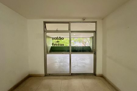Apartamento à venda com 75m², 2 quartos e 1 vagaÁrea comum