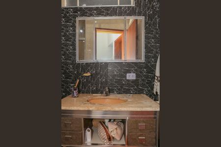 Casa à venda com 174m², 3 quartos e 2 vagasBanheiro 1