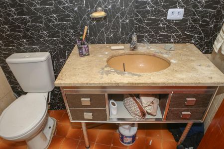 Casa à venda com 174m², 3 quartos e 2 vagasBanheiro 1