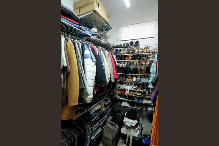 Casa à venda com 200m², 3 quartos e 2 vagasCloset da suíte 1