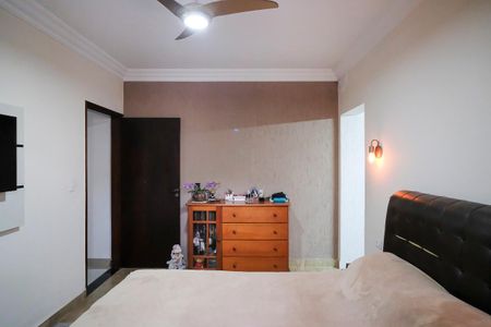 Casa à venda com 200m², 3 quartos e 2 vagasSuíte 1