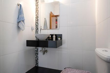 Casa à venda com 200m², 3 quartos e 2 vagasBanheiro