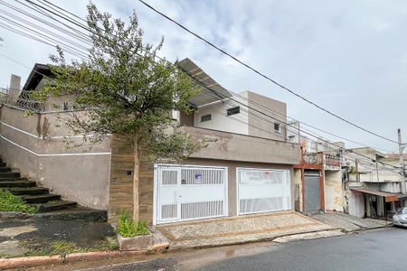 Casa à venda com 200m², 3 quartos e 2 vagasFachada + plaquinha