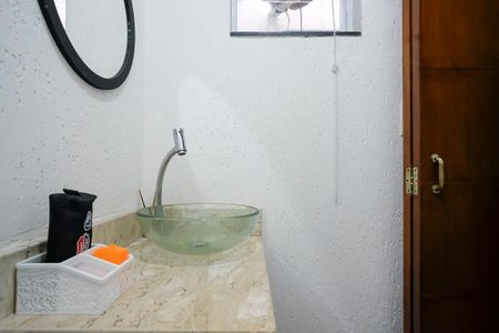 Casa à venda com 200m², 3 quartos e 2 vagasBanheiro da suíte 2