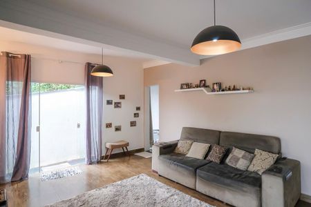 Casa à venda com 200m², 3 quartos e 2 vagasSala