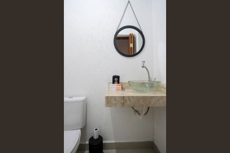 Casa à venda com 200m², 3 quartos e 2 vagasBanheiro da suíte 2