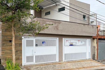 Casa à venda com 200m², 3 quartos e 2 vagasFachada + plaquinha