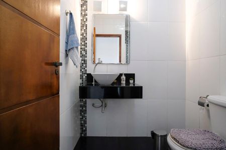 Casa à venda com 200m², 3 quartos e 2 vagasBanheiro