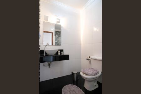 Casa à venda com 200m², 3 quartos e 2 vagasBanheiro