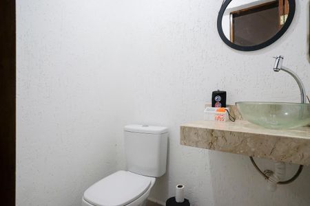 Casa à venda com 200m², 3 quartos e 2 vagasBanheiro da suíte 2