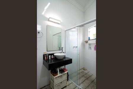 Casa à venda com 200m², 3 quartos e 2 vagasBanheiro da suíte 1