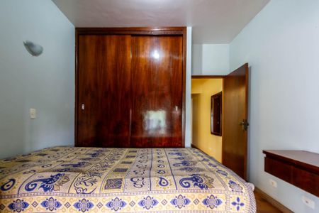 Casa à venda com 146m², 4 quartos e 2 vagas Casa à venda com 146m², 4 quartos e 2 vagasQuarto