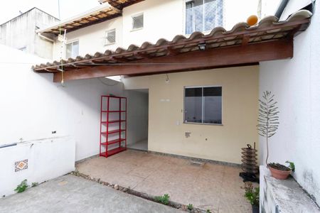 Casa à venda com 122m², 2 quartos e 2 vagasQuintal