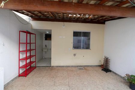 Casa à venda com 122m², 2 quartos e 2 vagasQuintal