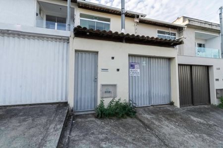 Casa à venda com 122m², 2 quartos e 2 vagasFachada