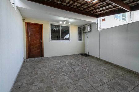 Casa à venda com 122m², 2 quartos e 2 vagasFachada