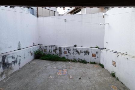 Casa à venda com 122m², 2 quartos e 2 vagasQuintal