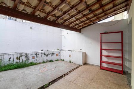 Casa à venda com 122m², 2 quartos e 2 vagasQuintal