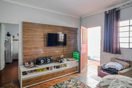 Casa à venda com 180m², 3 quartos e 5 vagasSala