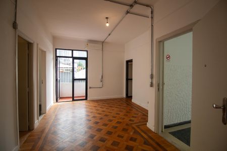 Apartamento à venda com 131m², 2 quartos e 1 vagaHall de entrada