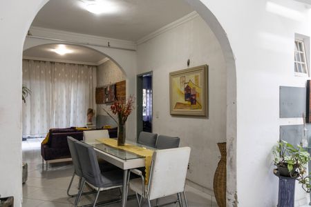 Casa à venda com 280m², 3 quartos e 2 vagasSala